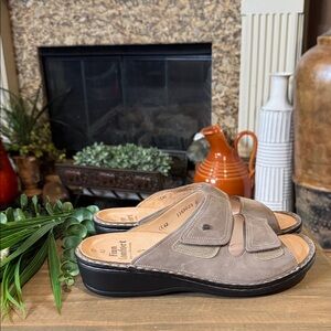 Finn Comfort Women's Jamaika-S Sandal. Size 42. Never worn, only tried on.